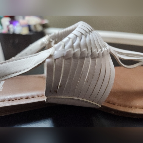 Fergalicious Sadey Flat Sandal Size 9.5 - Picture 5 of 8